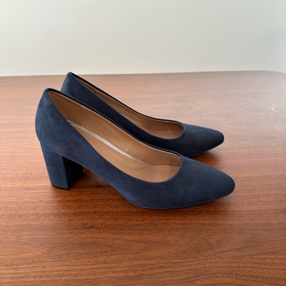 AEROSOLES Navy Blue Suede Block Heel Pumps